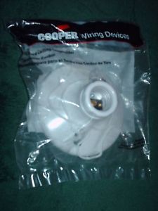 NEW COOPER WIRING DEVICES BRAND PULL CORD CEILING LAMPHOLDER LIGHT FIXTURE
