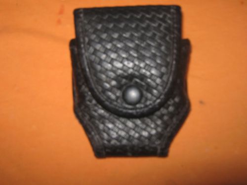 BASKET WEAVE SIDEKICK HAND CUFF HOLDER-MICHAELS OF OREGON USA