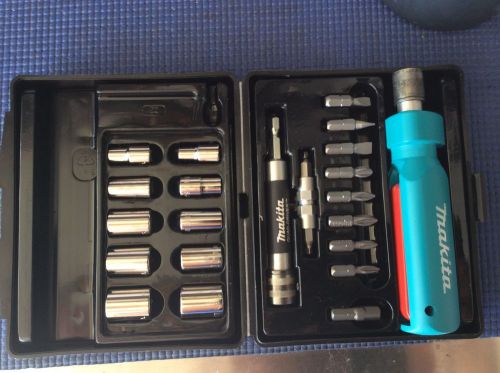 Makita Quad-Driver Retracting Screw set/ kit/ box