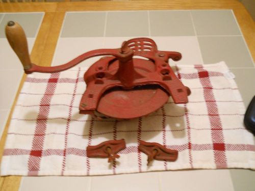 VINTAGE HAND CRANKED METAL CORN SHELLER  SHUCKER HAND CRANK HULLER