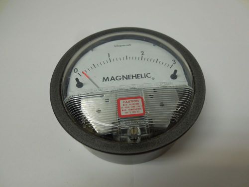 GAUGE MAGNEHELIC  DWYER INSTRUMENT  0-3 KILOPASCALS  100 KPA MAX   &lt;109C1