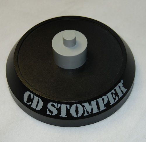 AVERY &#034;CD STOMPER&#034; CD/DVD LABEL APPLICATOR - THE ORIGNAL