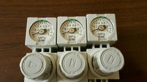 Lot of 3 SMC Pressure Regulators ARM10F1-08G-Z