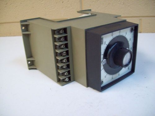 ATC 305E018A10PX TIMER 0-120 MINS W/ BASE - USED - FREE SHIPPING!!!