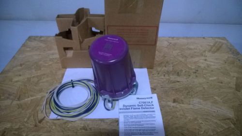 *NEW* Honeywell C7062A-1212 Self Check UV Flame Detector C7062A1212