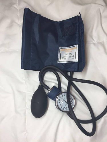 Manual Blood Pressure Cuff (Aneroid Sphygmomanometer) with Zipper Case,