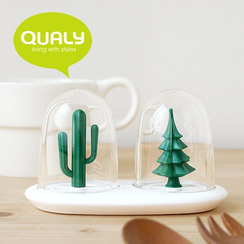 QUALY Houseware Food Grade Plastic Spice Salt &amp; Pepper Shaker Winter &amp; Summer