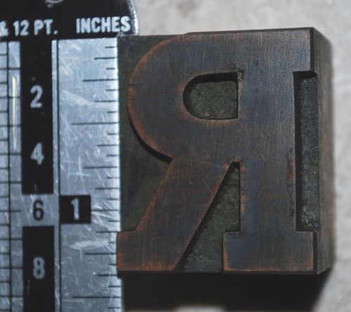 Vintage / Antique Letterpress Wood Printer&#039;s Type &#034;R&#034;. 8 line 1 5/16&#034; tall