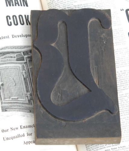 HUGE &#034;V&#034; blackletter 7.09&#034; handcarved woodtype printing block letterpress ABC