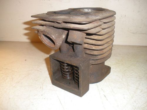 Vintage briggs &amp; stratton gas engine model &#034;q&#034; cylinder block #66051 for sale