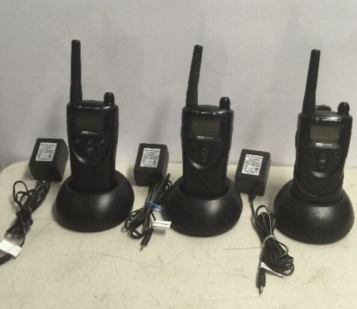 3 MOTOROLA XU2100 XTN SERIES PORTABLE TWO WAY RADIOS 3 CHARGERS 1 BELT CLIP