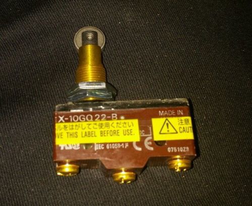 Omron x-10gq22-b snap switch,10a,spdt,panel mt roller plngr for sale