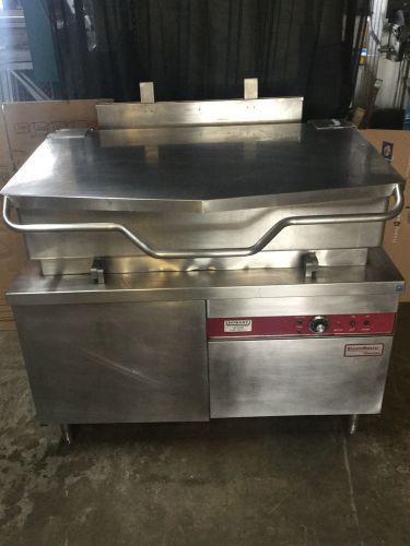 Southbound Hobart 40 Gallon Tilt Skillet Electric BGMTSE-40