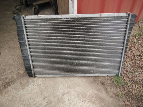 1987 Camaro Radiator 82-92 1982-1992 SBC BBC Chevy 283 327 350 454 Hot Rat Rod