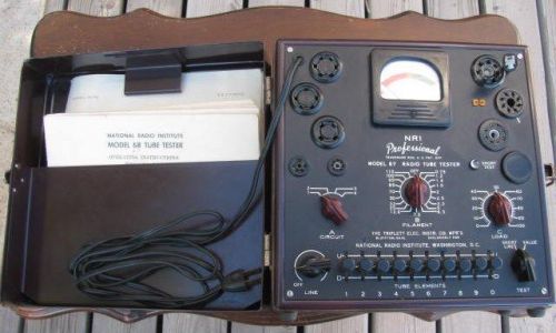 VINTAGE NRI PROFESSIONAL RADIO TUBE TESTER MODEL 67