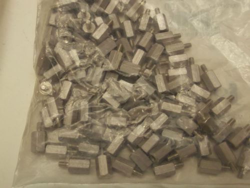 313-7477-012 JOHNSON QTY 100 NEW SPACER HEX M/F .375 THREAD ALUM