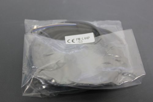 NEW SUNX PHOTOELECTRIC SLOT SENSOR PM-L44P-C3  (S15-2-104A)