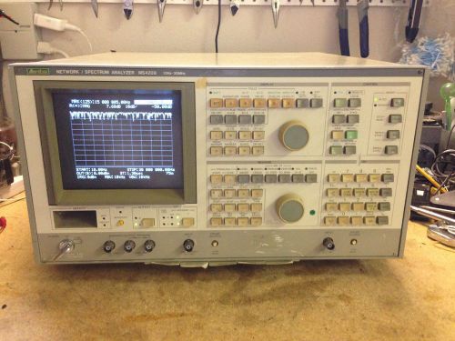 ANRITSU MS-420B NETWORK/SPECTRUM ANALYZER 10-30MHZ GREAT CONDITION WITH MANUALS