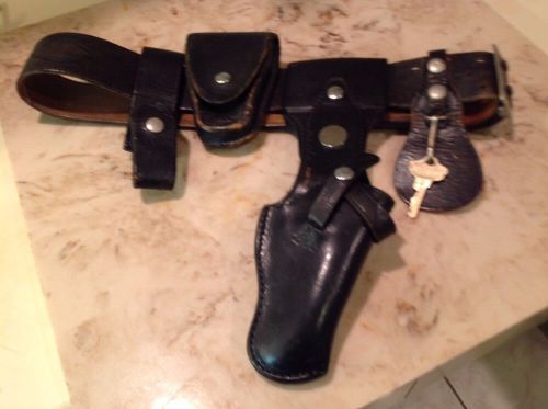 Vintage SAFETY SPEED HOLSTER DUTY BELT HANDCUFF CASE ETC size 34