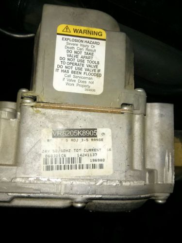 HONEYWELL / REZNOR - NATURAL GAS VALVE - 24V - VR8205K8905 / 196980 - Used