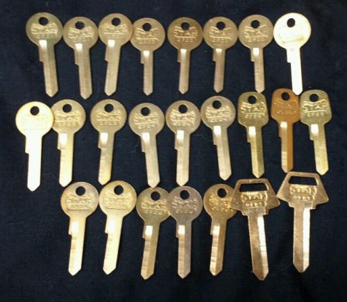 Lot of 24 Vintage Star Ford Blank Uncut Keys OFD