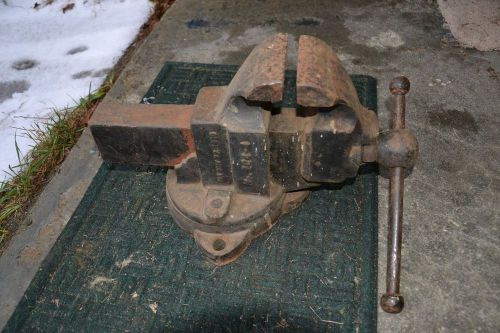 VINTAGE 1930  CHAS A.PARKER NO.204 SWIVEL BASE BENCH VISE Meriden, Connecticut