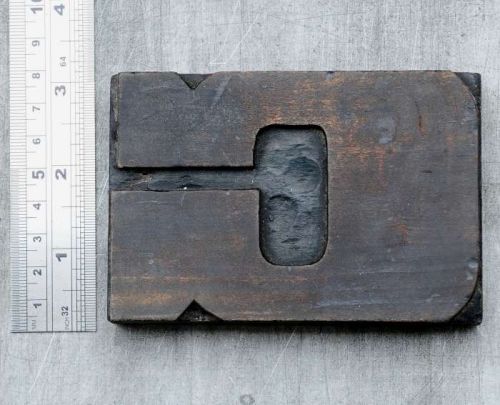 bold letter &#034;C&#034; letterpress wood block rare wonderful patina alphabet printing
