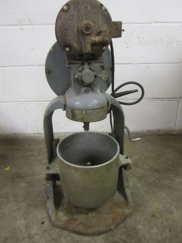 Hobart 10 Quart Dough Working Bakery Mixing Mixer w/ Bowl Paddle Whisk Hook