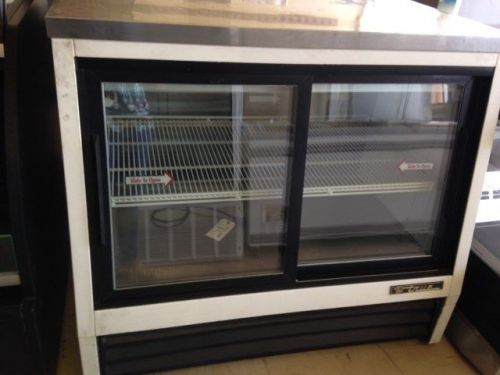 True deli case tsid-48-4-l counter height four door refrigerated deli bakery for sale