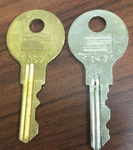 Lot 2 Vintage Steelcase File Cabinet Desk Keys FR370 &amp; FR421 Brass &amp; Silver