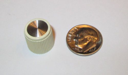 WHITE KNOB FOR 1/4&#034; SHAFT NICE SMALL SIZE  1/2&#034; OD X 1/2&#034;H   1 PCS.