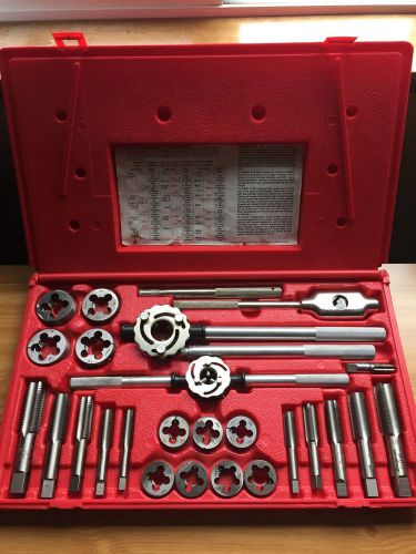 SNAP-ON TD9902A Set, Tap and Die, U.S. 25 pcs. 1/2&#034; to 1&#034; NF/NC, 4-40 to 12-24