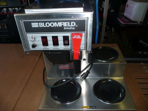 Bloomfield 8572 Coffee Brewer / 3 Burner / Low Profile (710)