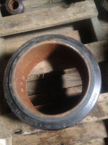 SUPERIOR 13-1/2 X 6 X 10  FORKLIFT TIRE CUSHOTHANE