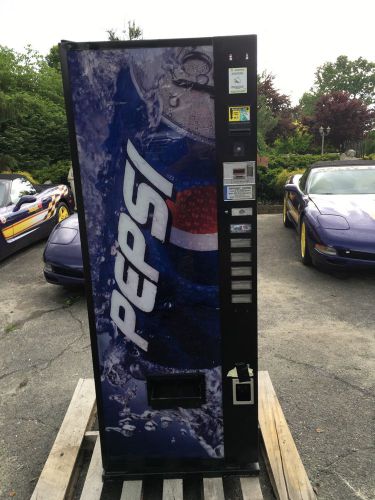 PEPSI CAN DRINK SODA VENDING  MACHINE FULLY TESTED/ MADE BY VENDO/ FREE LOADING/