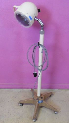 Skytron 18st medical surgical floor lamp exam light w/ telescoping rolling stand for sale