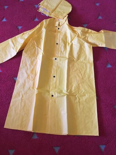 DS3535C STYLE  SIZE M  PVC Poly 1-Piece Rain Coat