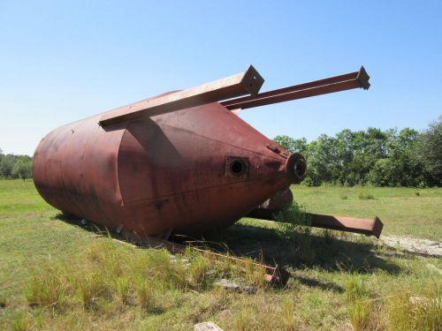 STEEL SILO APPROXIMATELY 10,000 GALLON, 12 WIDE 40&#039; TIP TO TOW