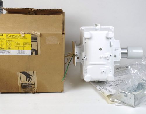 Hubbell BL-A320W8-WH SuperBay Housing 320W SUPCWA Ballast