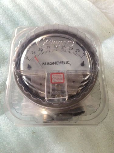 NEW - Dwyer Magnehelic Gauge W32U 15 PSIG