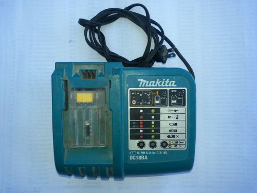 Makita 18V Lithium-Ion  charger DC18RA