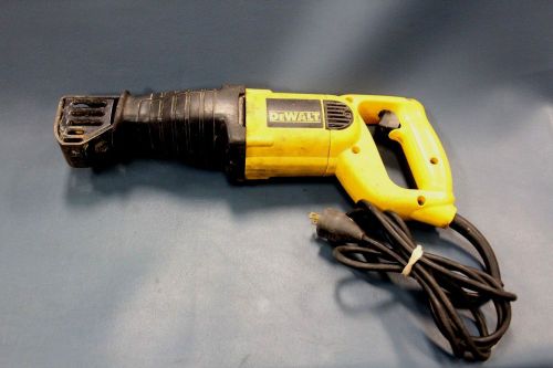 DEWALT DW303M 1 1/8&#034; STROKE CORDED RECIPROCATING SAW    **   GOOD  CONDITION  **