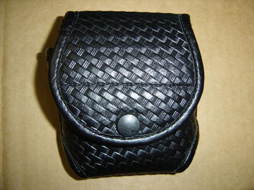 Uncle Mike&#039;s Black Mirage Basketweave Std Duty Double HandCuff Case w/Flap