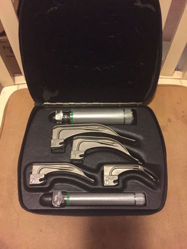 WELCH ALLYN FIBER OPTIC LARYNGOSCOPE SET- 2 HANDLES &amp; 4 BLADES WITH CASE