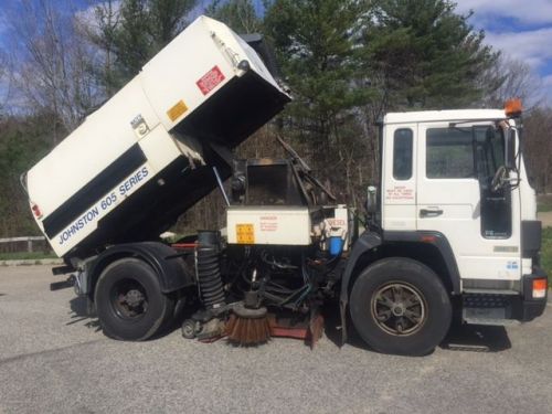 95 VOLVO FE /JOHNSON STREET SWEEPER/CATCH BASIN CLEANER  6 CYL DIESEL AUTO 93K