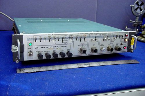 GOOD USED WORKING TEKTRONIX 146 NTSC TEST SIGNAL GENERATOR W/CD COPY OF MANUAL