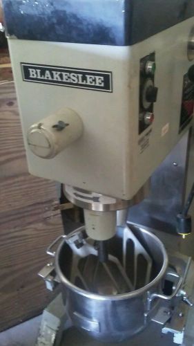 MIXER - 60 BLAKESLEE DD-60 same as Berkel DD60 PIZZA DOUGH Gear-Driv like Hobart