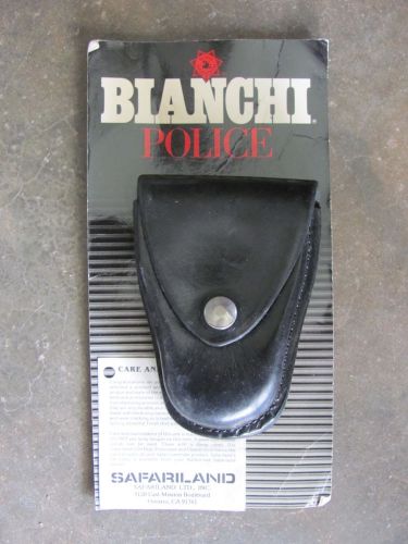NEW BIANCHI POLICE 35P COVERED HANDCUFF CASE PLAIN BLACK MAKE OFFER FREE SHIP