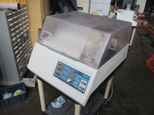 Buehler Isomet 2000 - Precision Saw