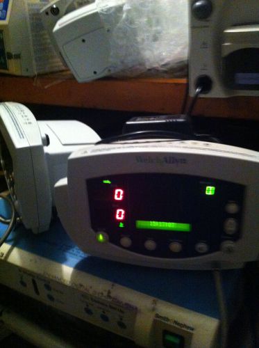Welch Allyn VSM 300 53000  BP Patient Monitor Vital Signs P/N 007-0098-01 NICE
